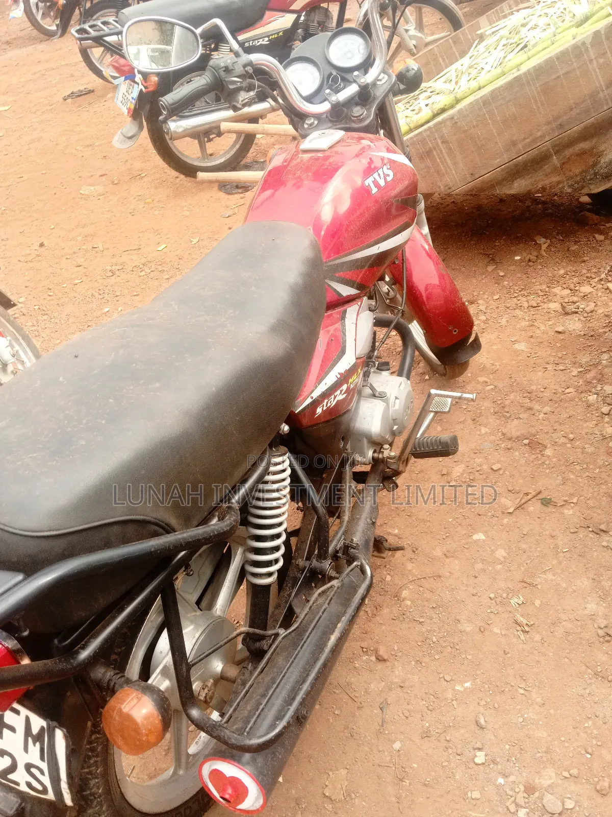 TVS HLX 125 2023 Red