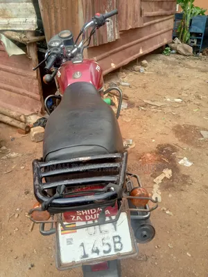 TVS HLX 125 2023 Red