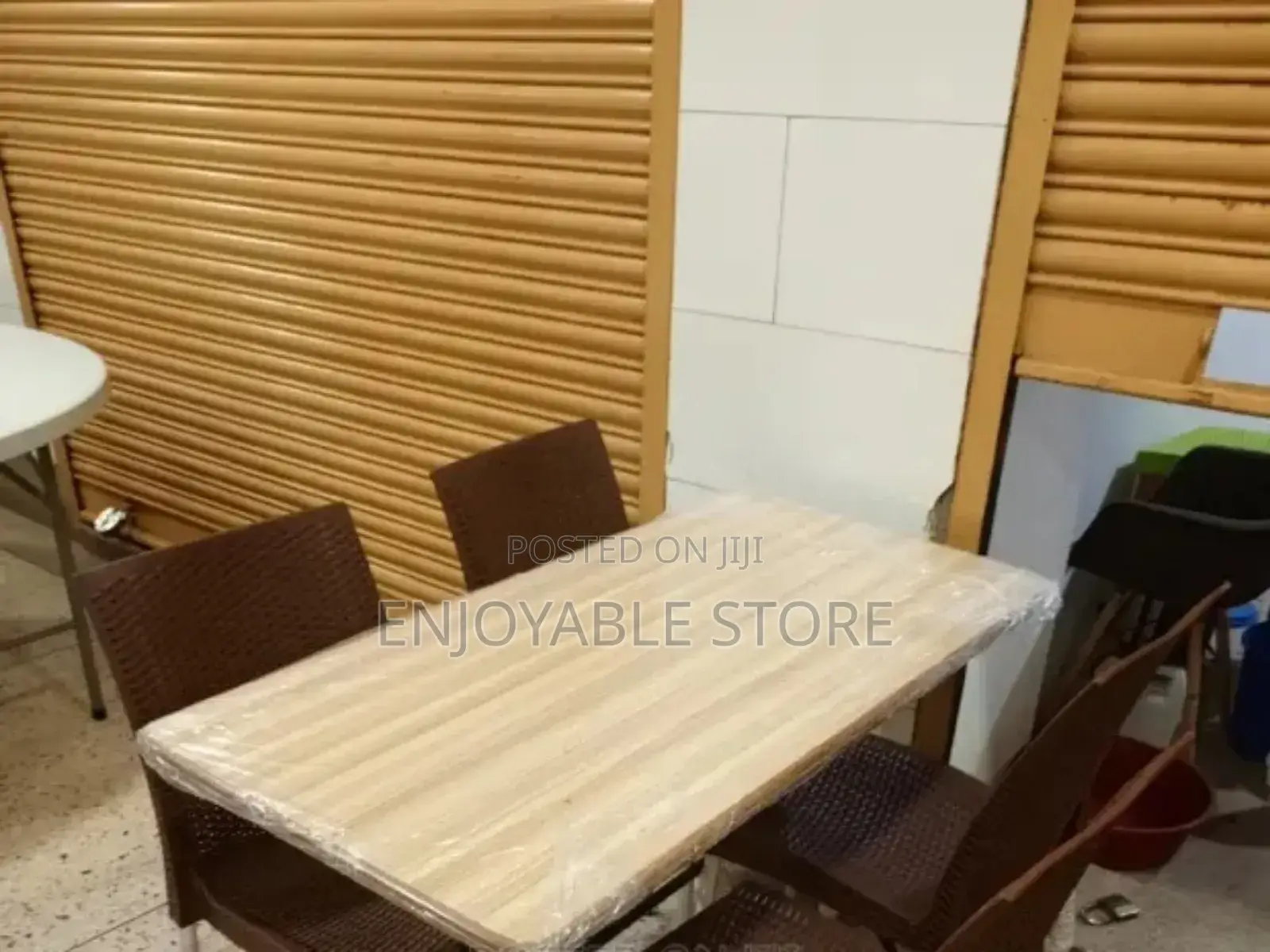 Restaurant Table and Chairs Plastic Armless Set