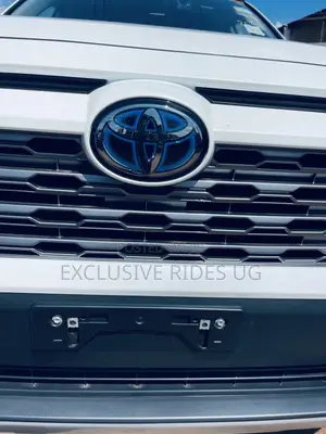 Toyota RAV4 Limited 4dr SUV (2.5L 4cyl 6A) 2018 White