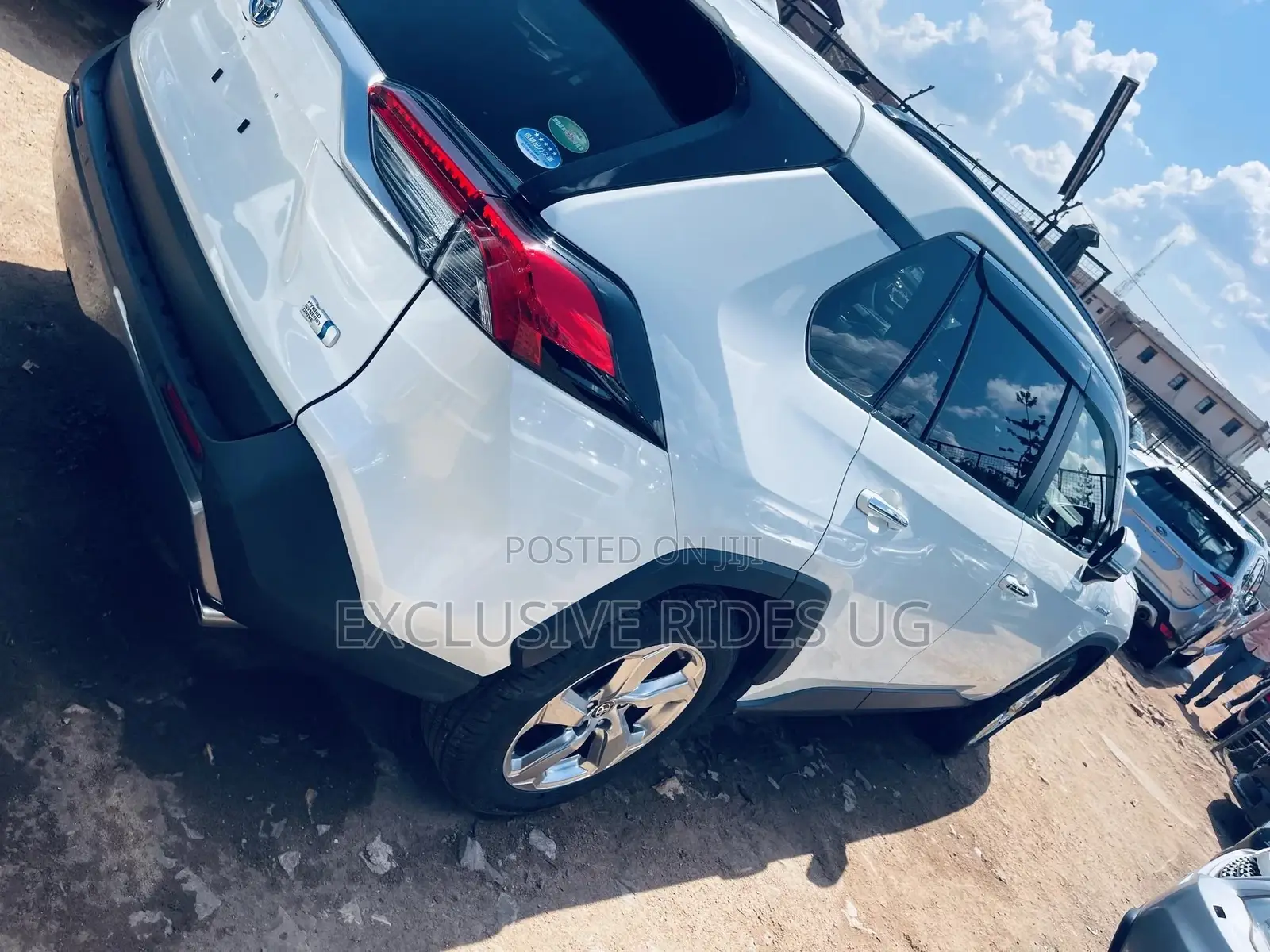 Toyota RAV4 Limited 4dr SUV (2.5L 4cyl 6A) 2018 White