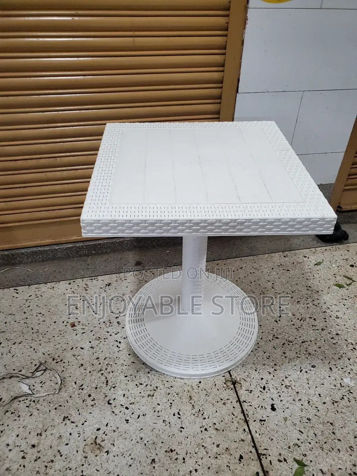 Bar/Restaurant Table