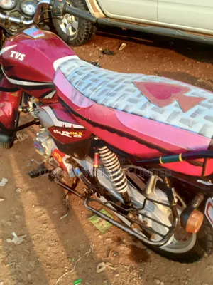 TVS HLX 125 2023 Red