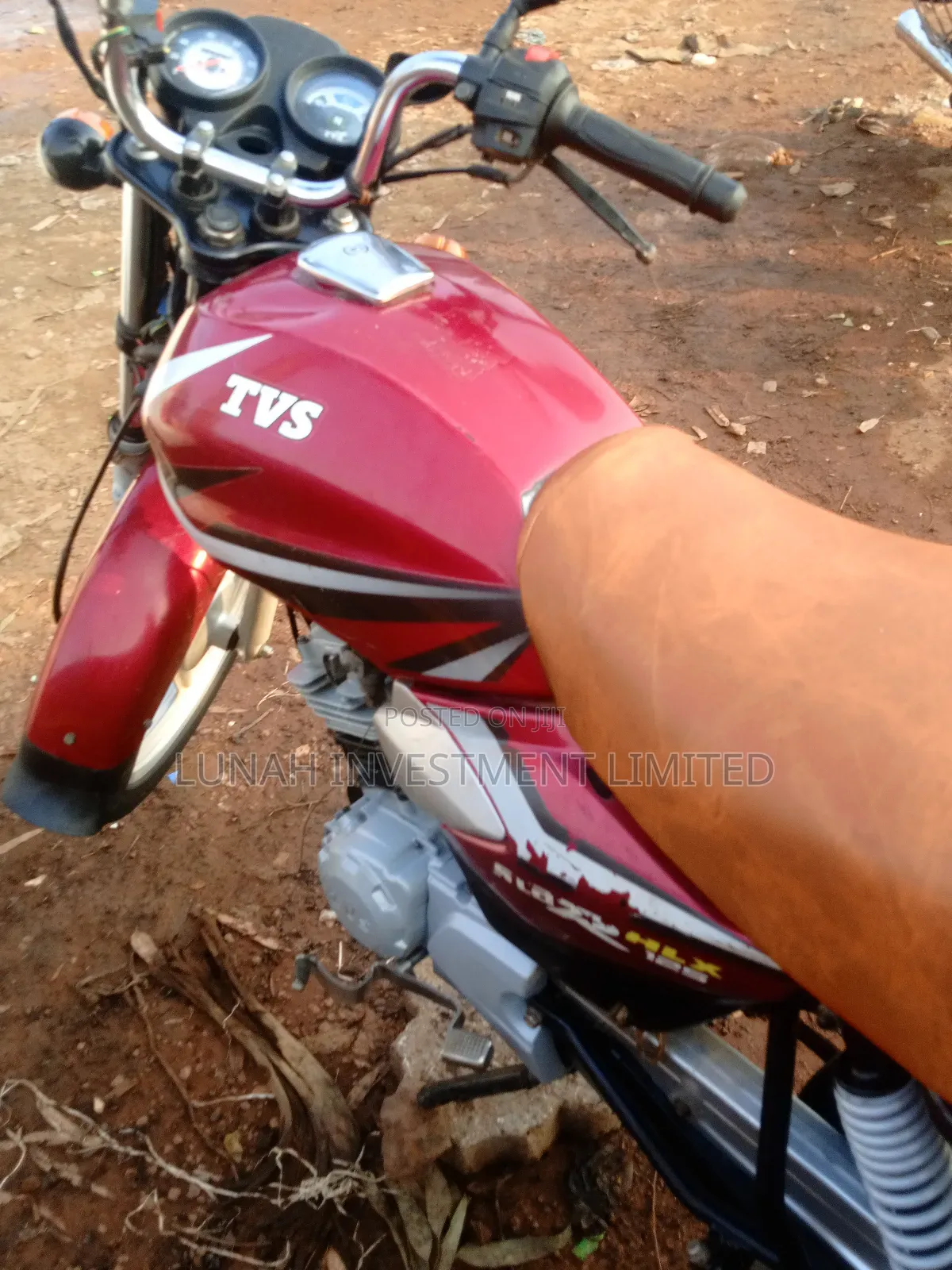 TVS HLX 125 2023 Red