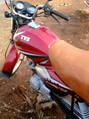 TVS HLX 125 2023 Red