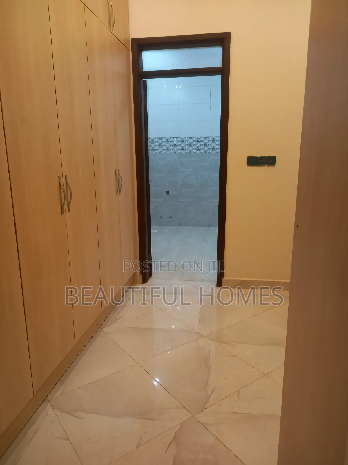 Furnished 6bdrm Mansion in Kira Ministers', Central Division for sale