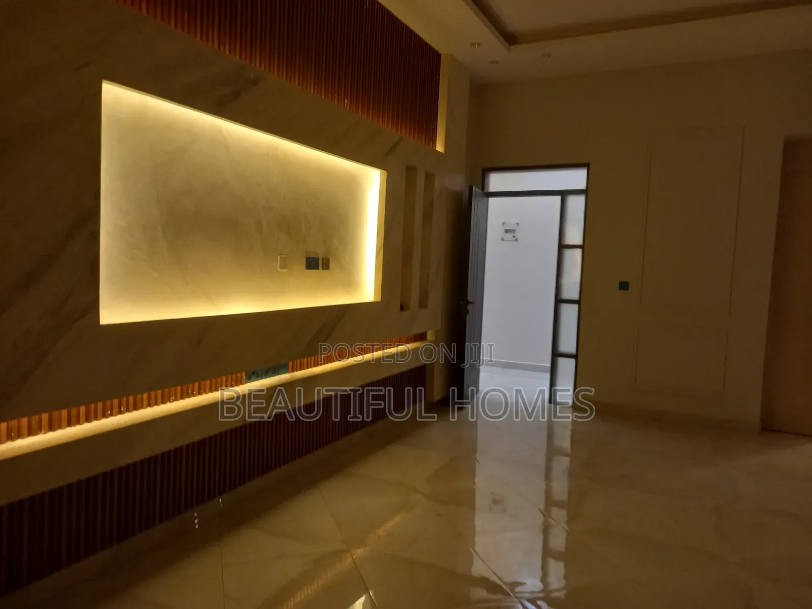 Furnished 6bdrm House in Kira Organised for sale