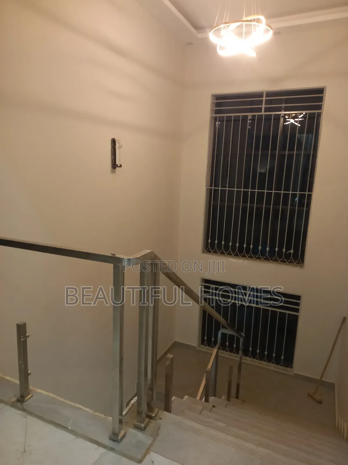 Furnished 6bdrm House in Kira Organised for sale