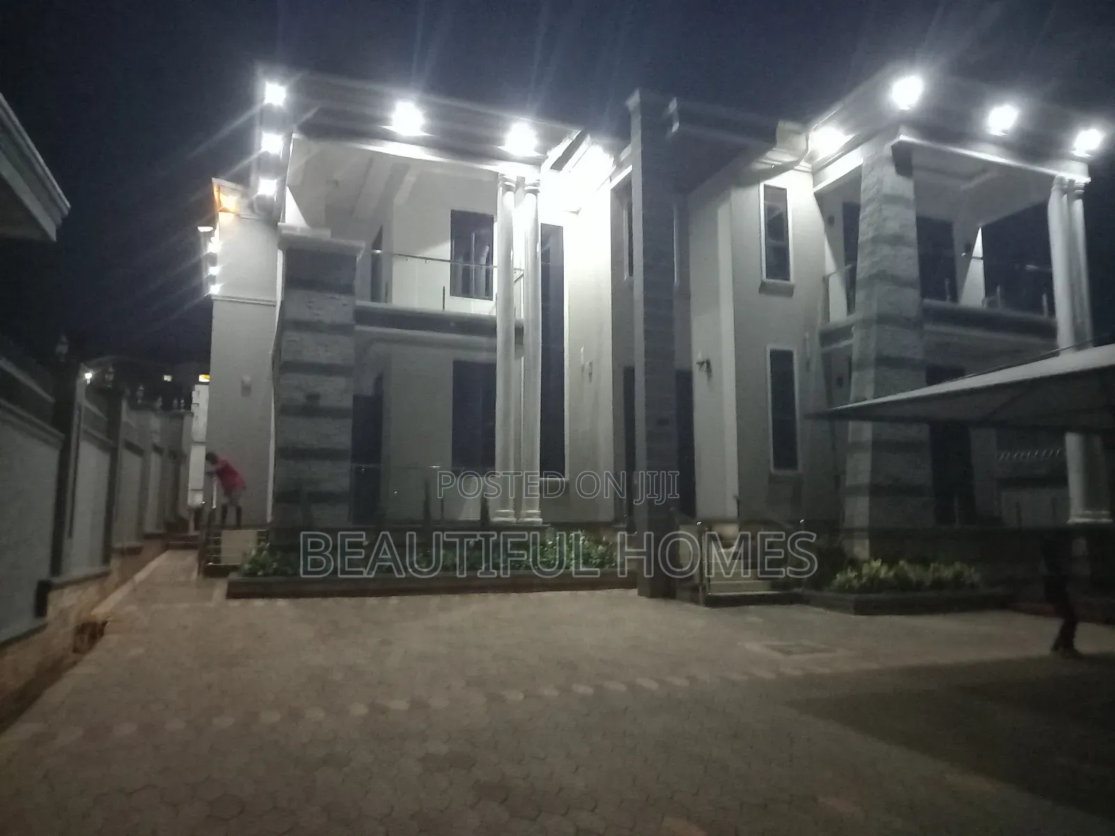 Furnished 6bdrm House in Kira Organised for sale