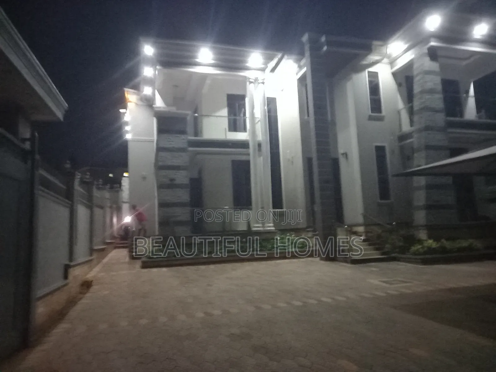 Furnished 6bdrm House in Kira for sale