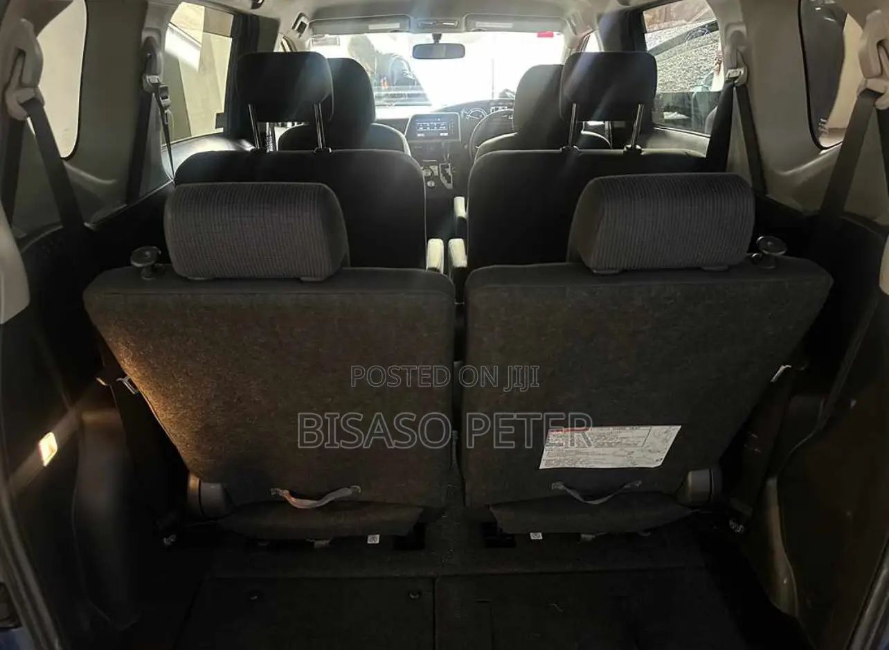 Toyota Sienta 1.5 Hybrid FWD (6-seater) 2016 Blue