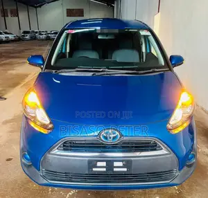 Toyota Sienta 1.5 Hybrid FWD (6-seater) 2016 Blue