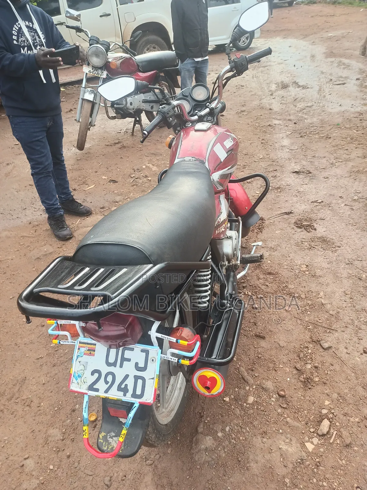 TVS HLX 125 2022 Red