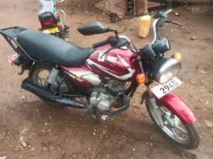 TVS HLX 125 2022 Red