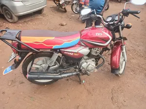 TVS HLX 125 2022 Red