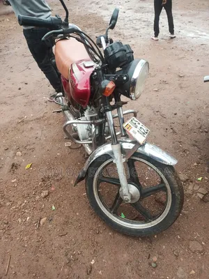 Bajaj Boxer 100 2024 Red