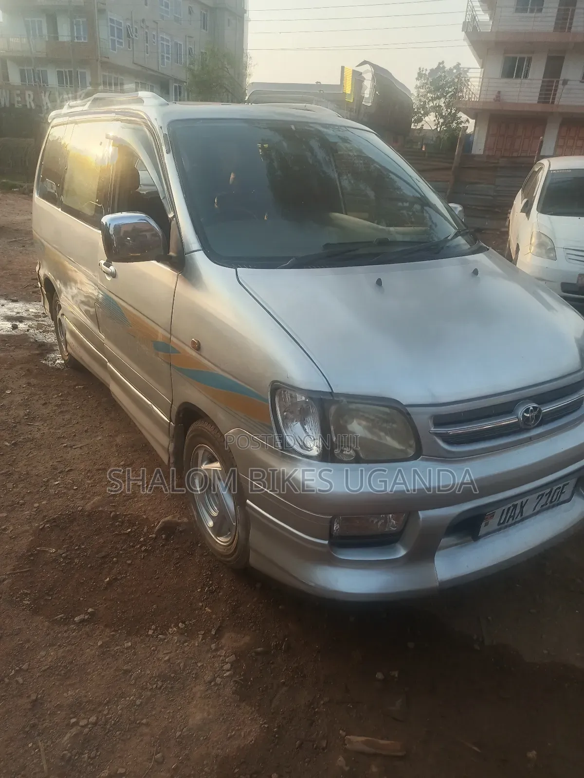 Toyota Noah 2004 Silver