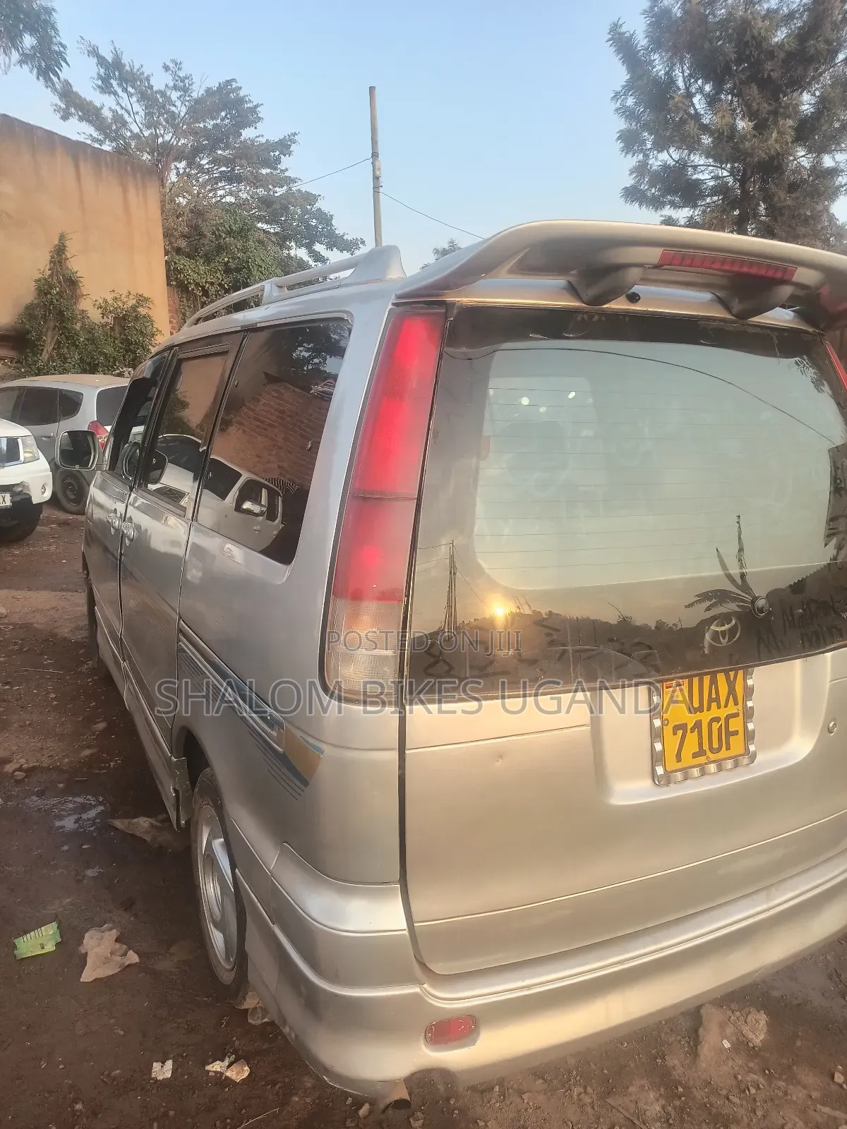 Toyota Noah 2004 Silver