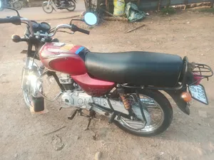 Bajaj Boxer 100 2023 Red