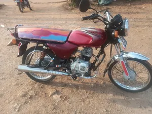 Bajaj Boxer 100 2024 Red