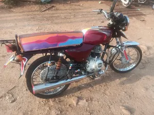 Bajaj Boxer 100 2024 Red