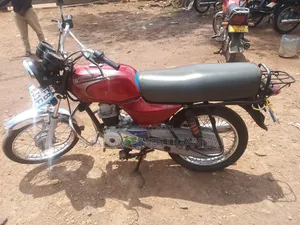 Bajaj Boxer 100 2022 Red
