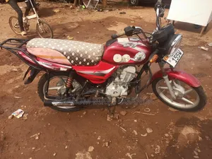 Bajaj Boxer 125 2022 Red
