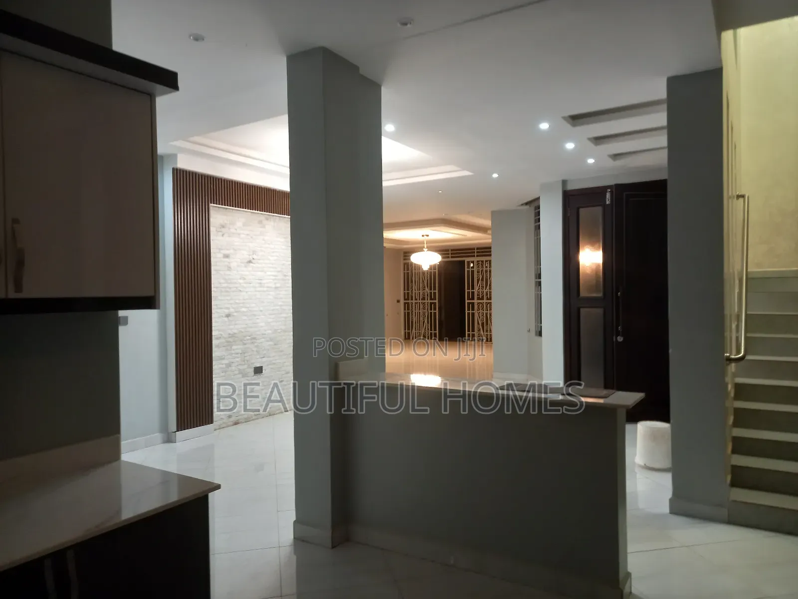 Furnished 7bdrm Mansion in Kira for sale
