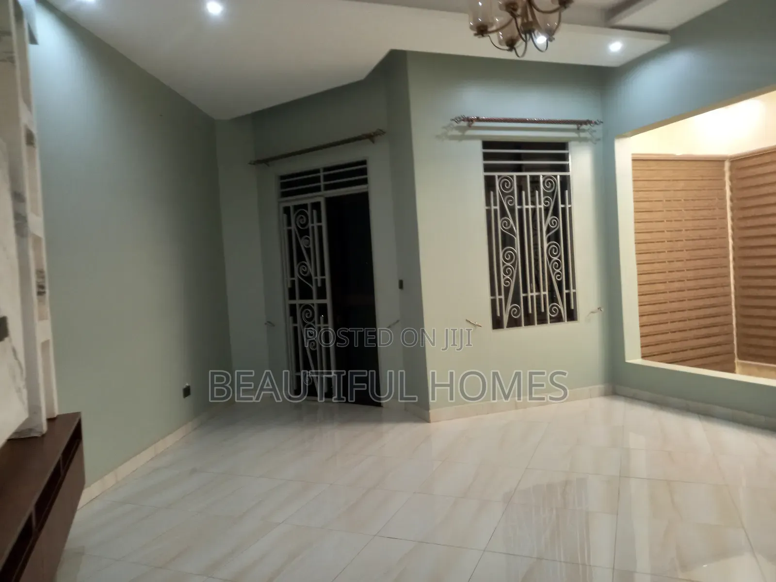 Furnished 7bdrm Mansion in Kira Corporate for sale