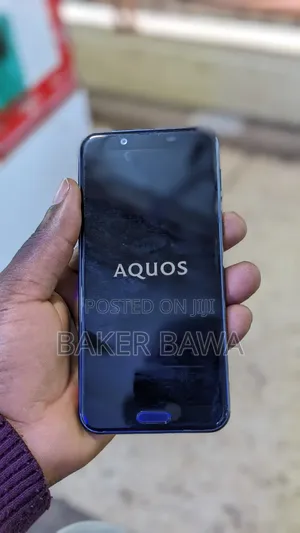 Sharp Aquos Sense 2 SHV43 32 GB Black