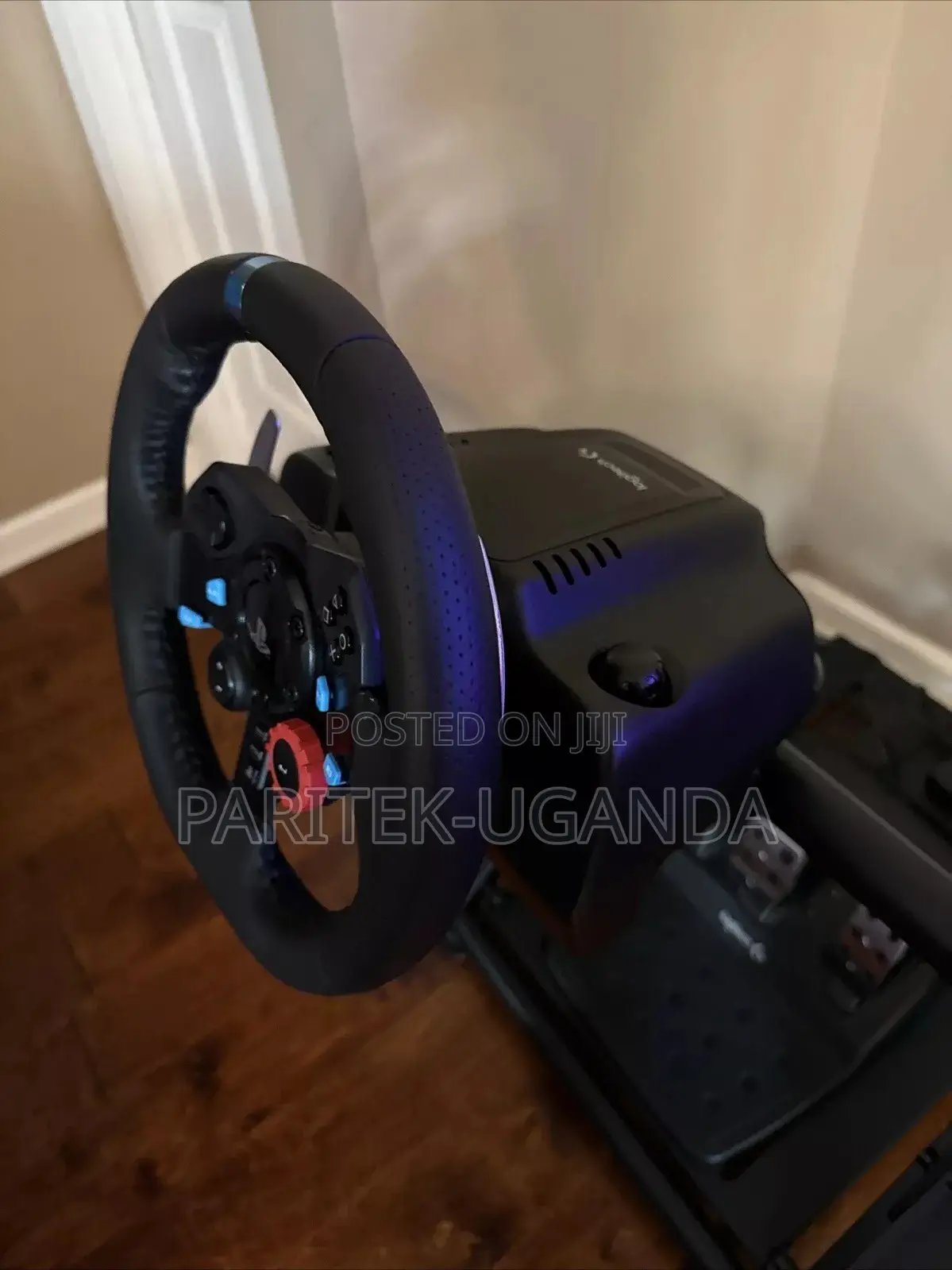 Logitech G29 Driving Force Racing Wheel and Pedals