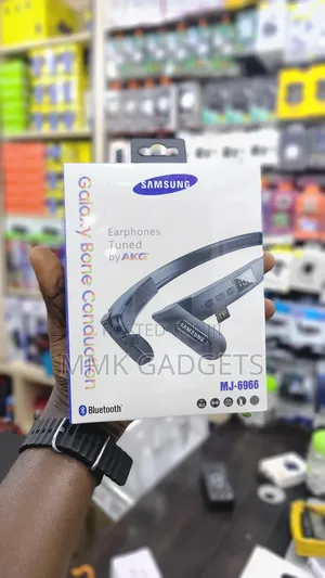 Samsung Earphones Tuned by AKG