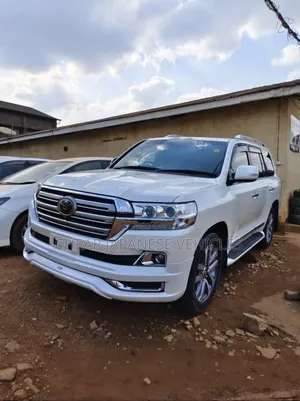 Toyota Land Cruiser 4.6 V8 ZX 2016 White