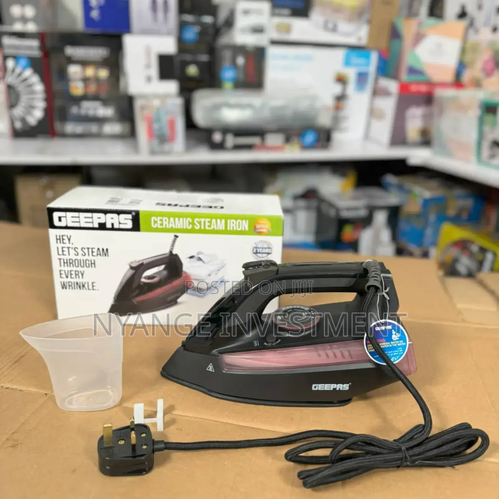 Geepas Steam Iron . Flat Iron