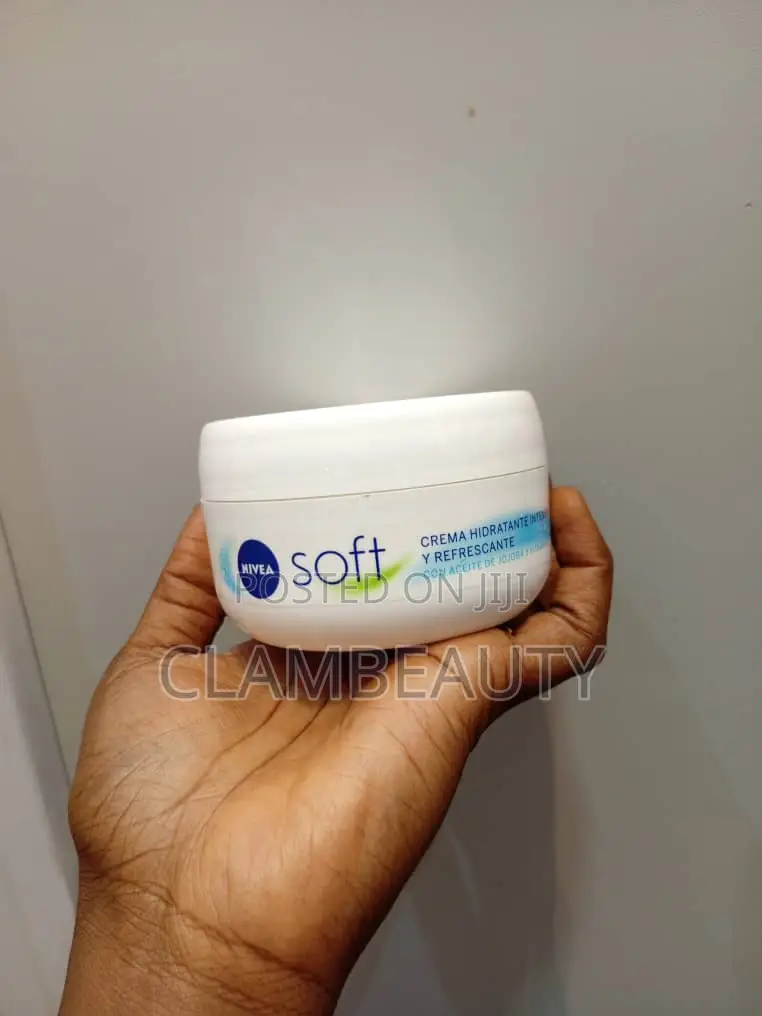 NIVEA Soft Moisturizing Cream