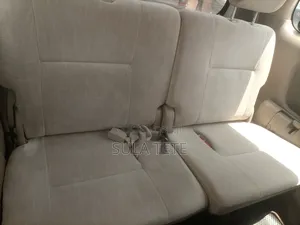 Toyota Noah 2.0 AWD (8 Seater) 2005 White