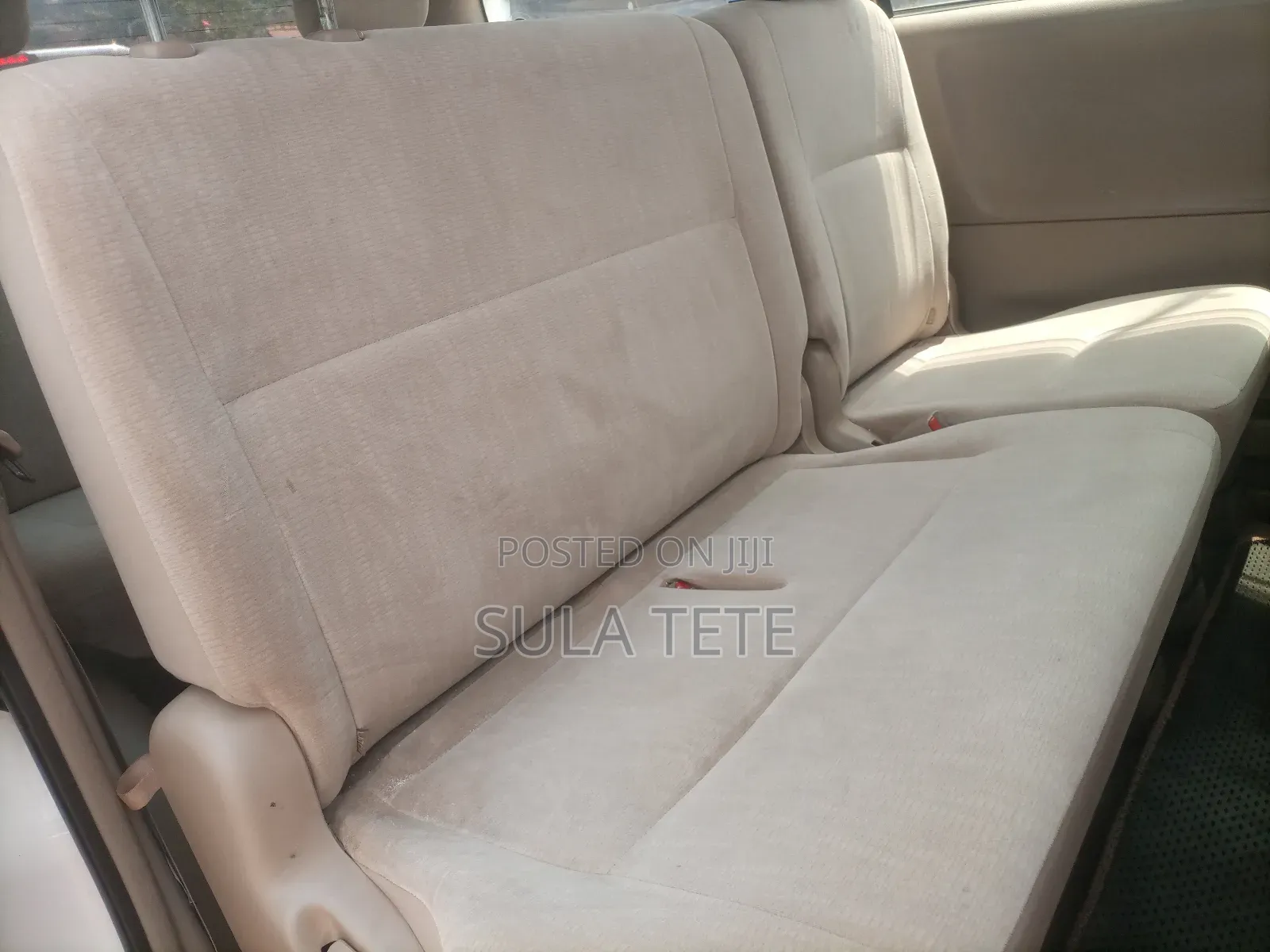 Toyota Noah 2.0 AWD (8 Seater) 2005 White