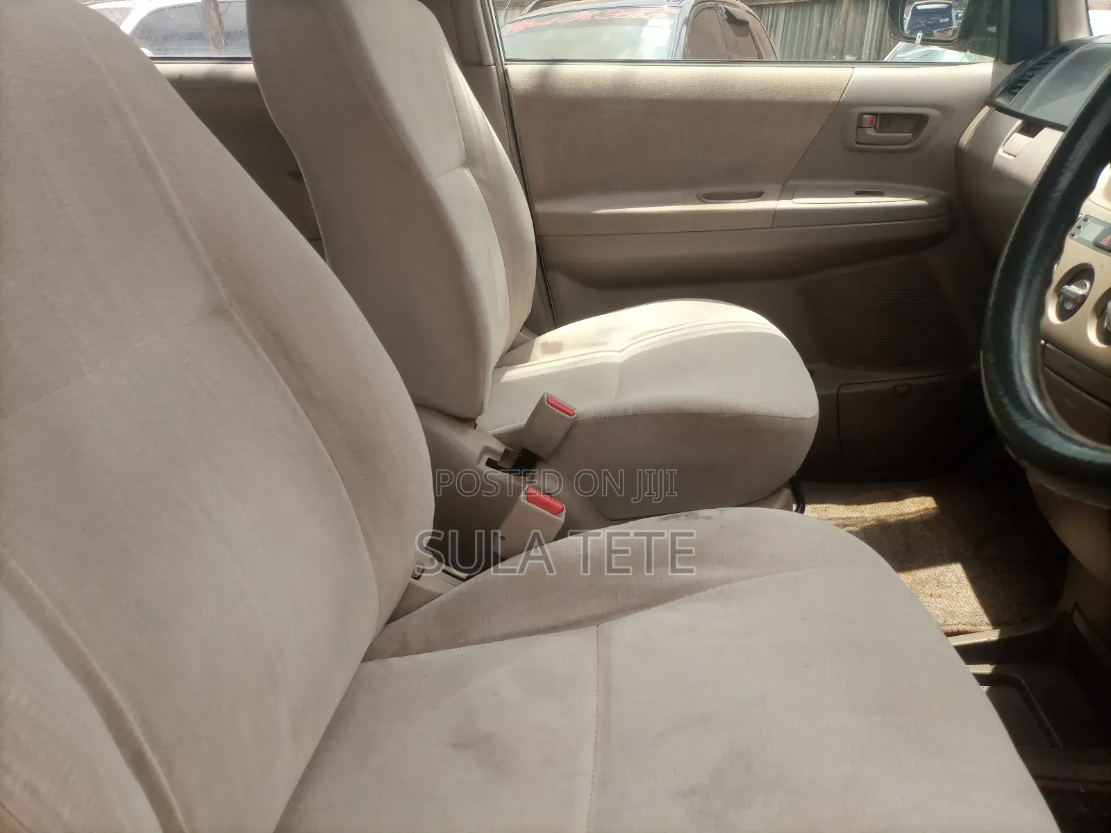 Toyota Noah 2.0 AWD (8 Seater) 2005 White