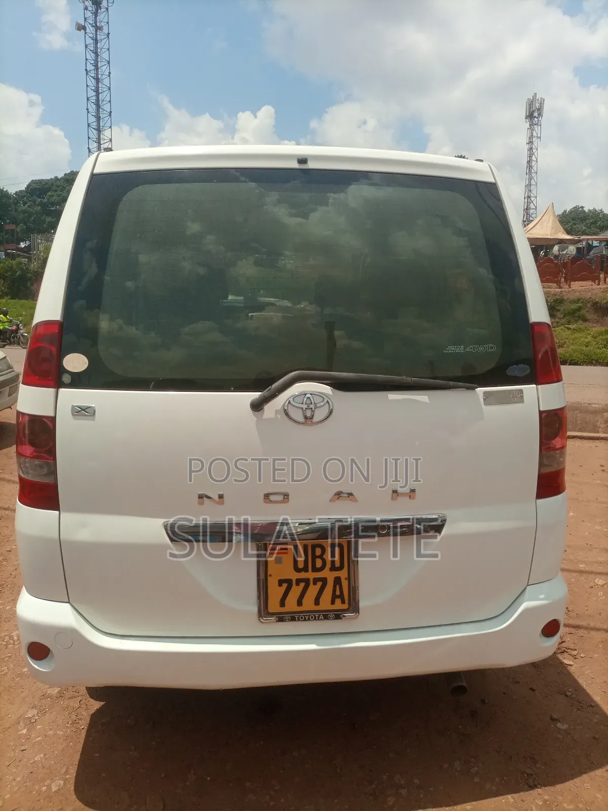 Toyota Noah 2.0 AWD (8 Seater) 2005 White