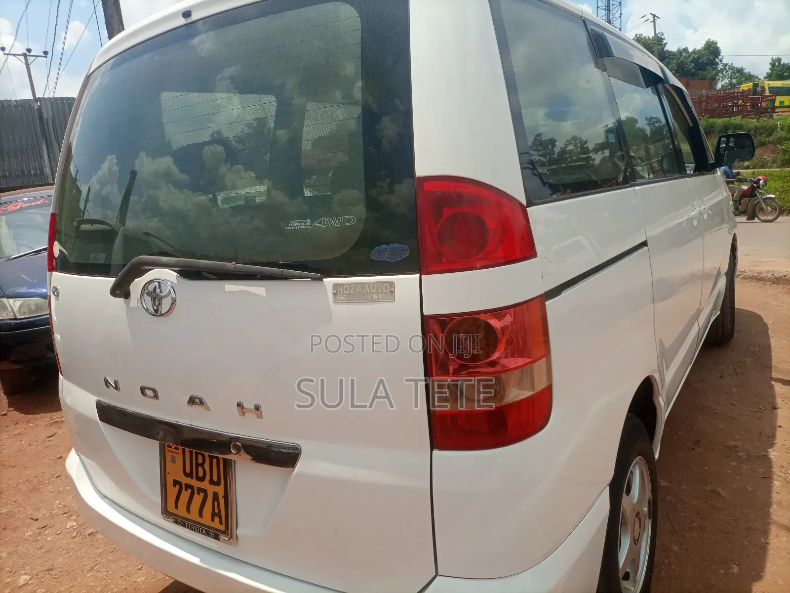 Toyota Noah 2.0 AWD (8 Seater) 2005 White