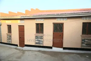 8bdrm Apartment in Nansana Along for sale