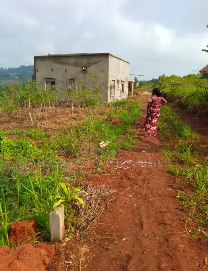 Plot for Sale Wakiso Sanda LC Mende Road
