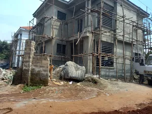 Furnished 4bdrm Duplex in Kira for sale
