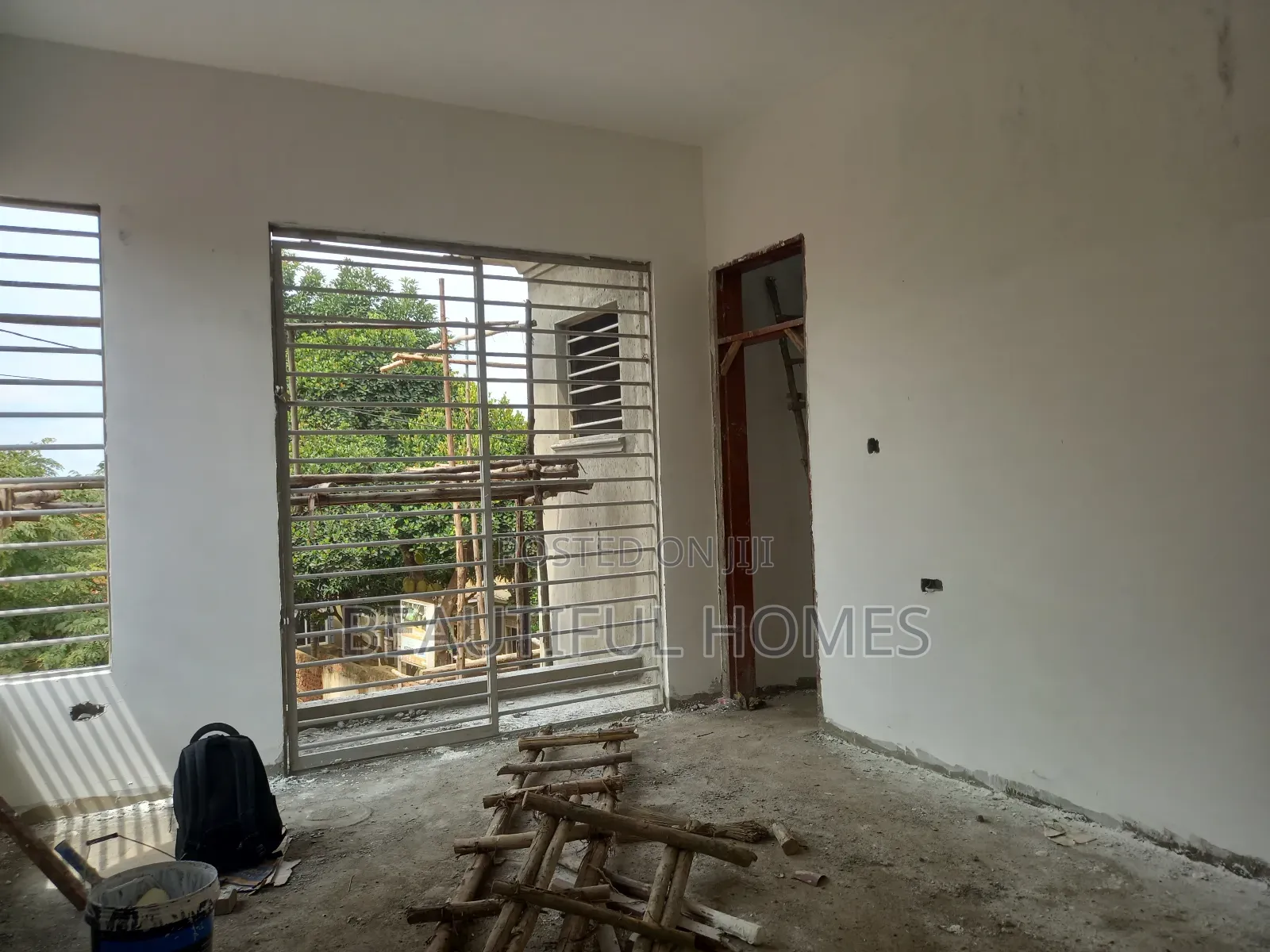 Furnished 4bdrm Duplex in Kira Posh for sale
