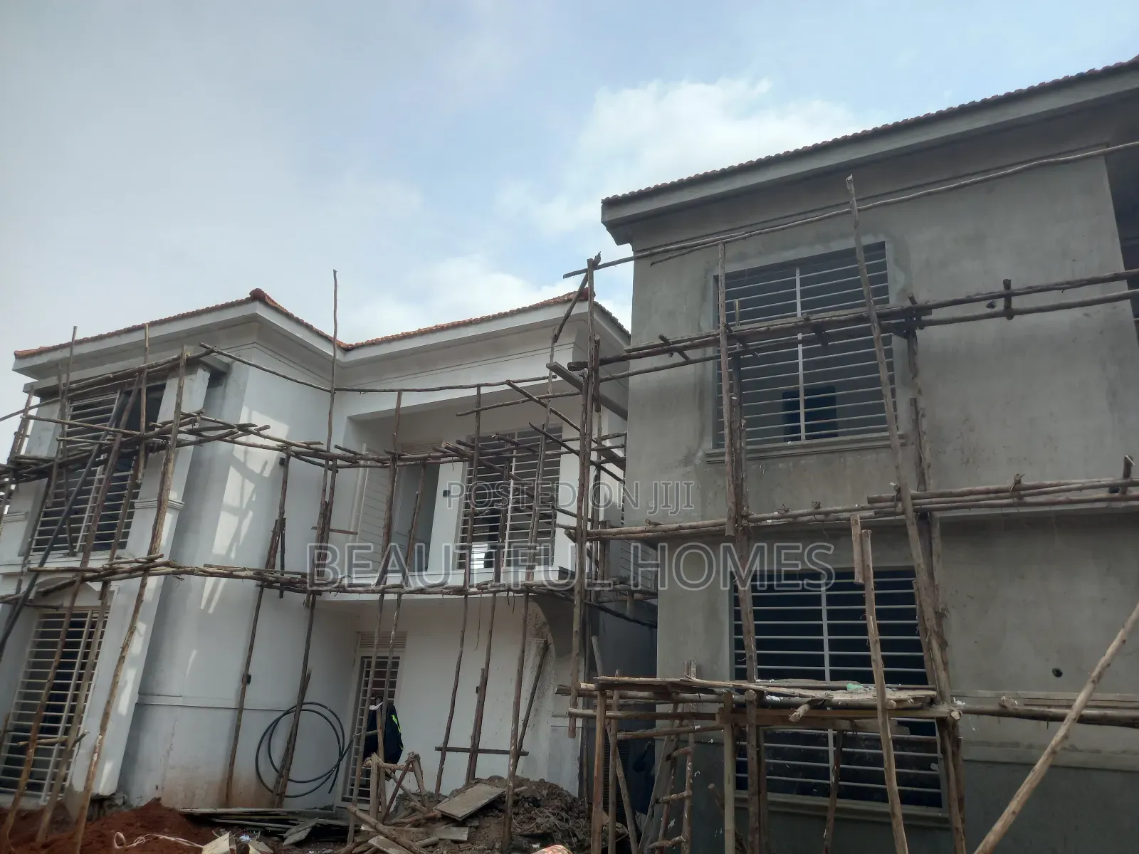 Furnished 4bdrm Duplex in Kira Posh for sale