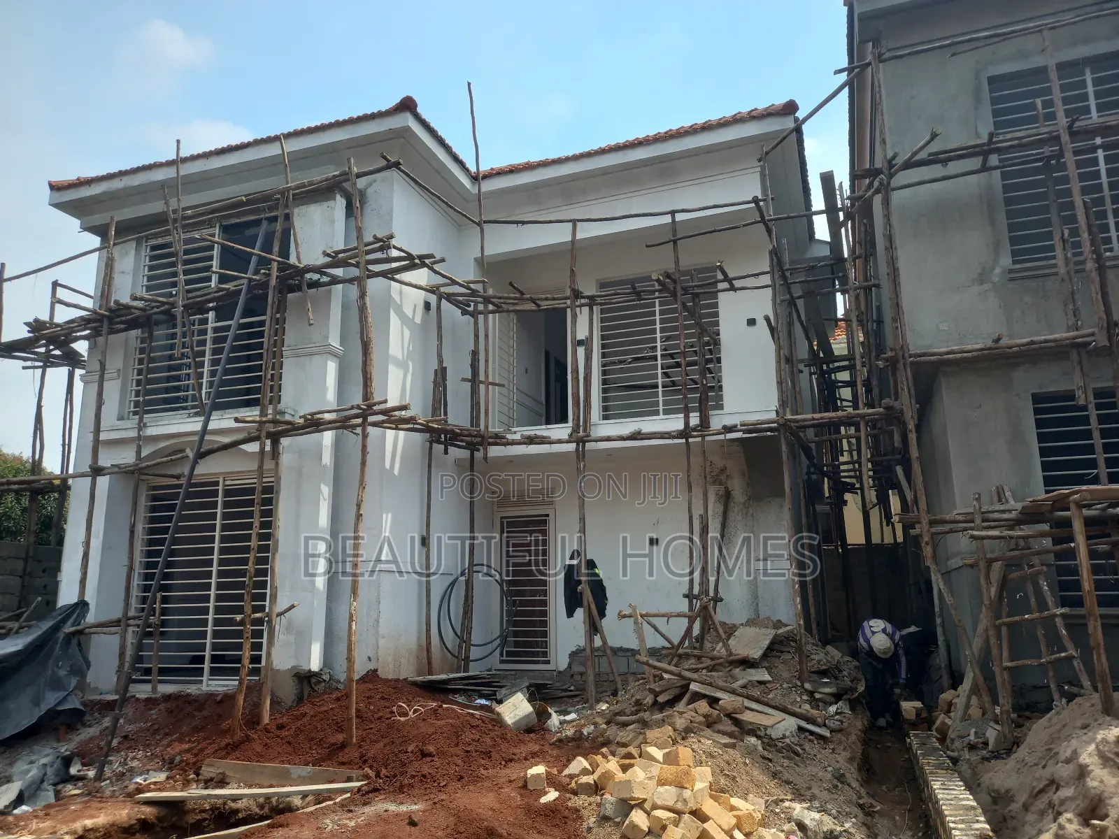 Furnished 4bdrm Duplex in Kira Posh for sale