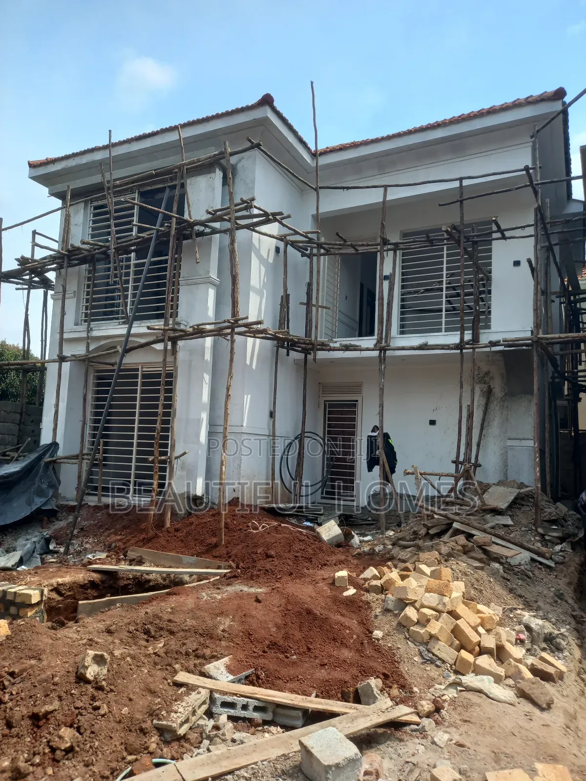 Furnished 4bdrm Duplex in Kira Posh for sale
