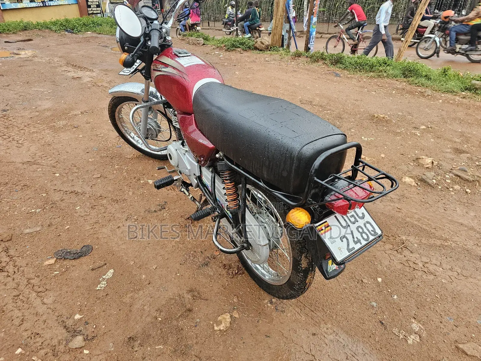 New Bajaj Boxer 2024 Red