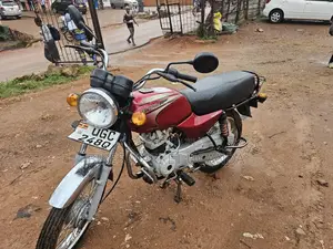 New Bajaj Boxer 2024 Red