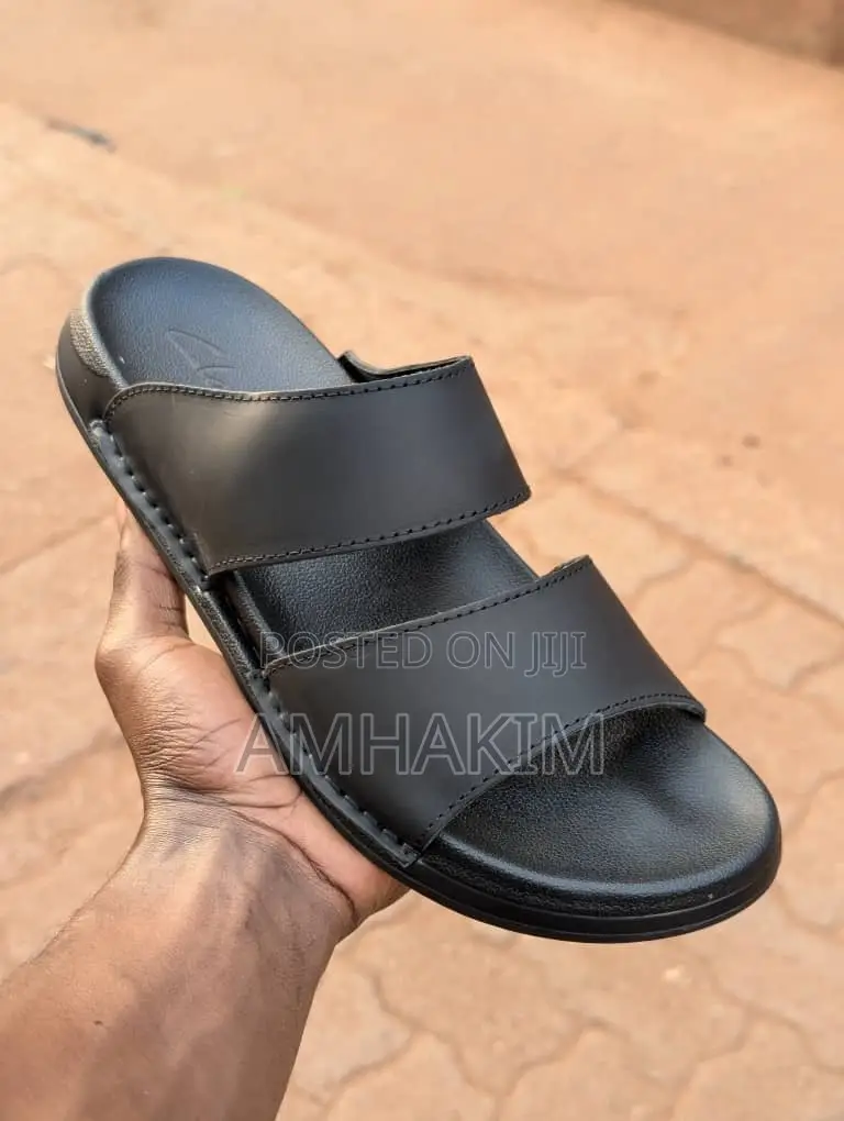 New Clarks Genuin Leather Sandals in Stock